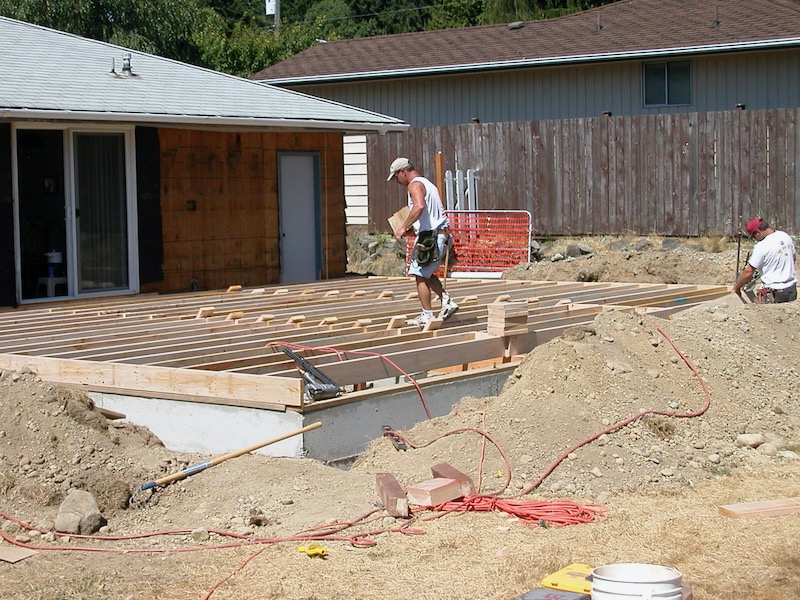 Joists on foundation