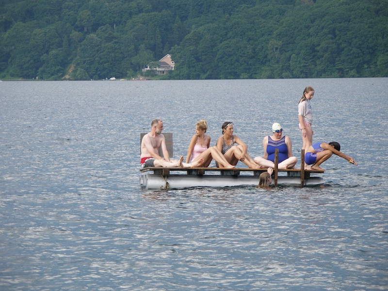 haning out on the raft