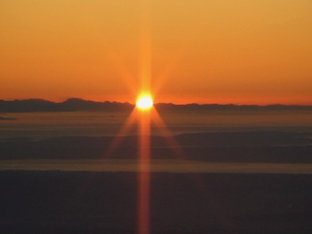 the sun at horizon edge