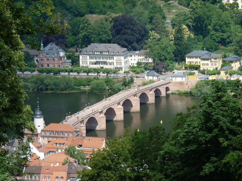 Bridge with arches for walking