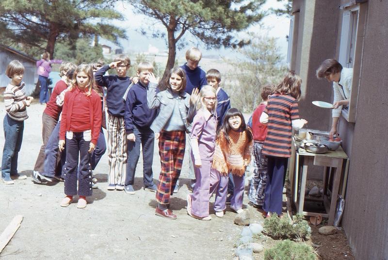 School day lunch outside